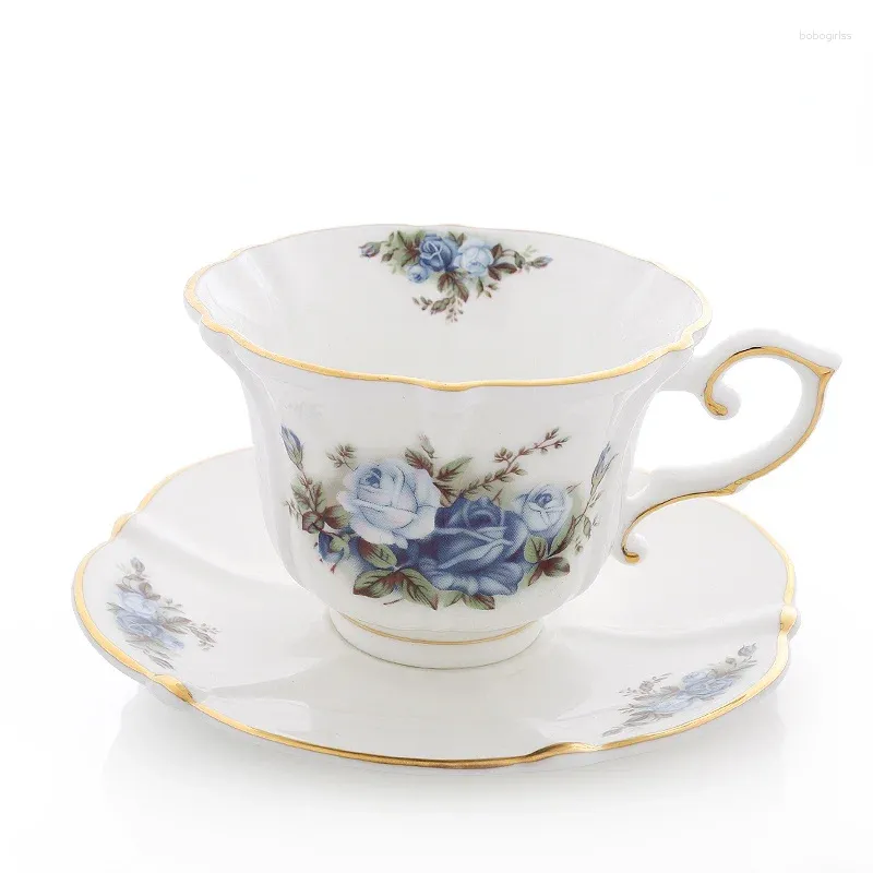 Cups Saucers European Luxury Vintage Tea Cup English Royal Classic Bone China en Saucer Sets keramische bloemen Tazas Cafe Drinkware