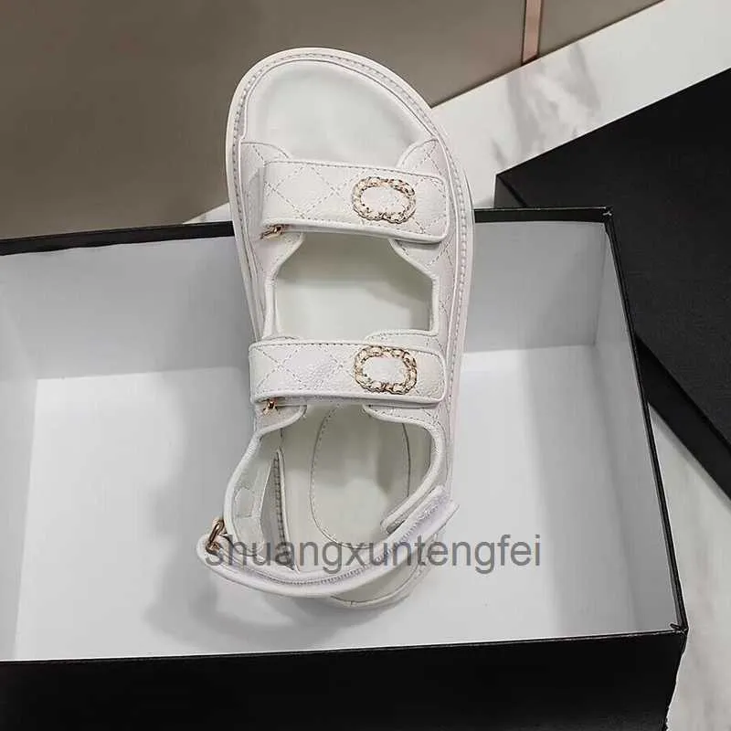 designer skor strand sandal tjock botten sport sandaler tränare mode läder casual woman skor sammet brev plattform lady sko storlek 35-40-41-42 US4-US11 med låda