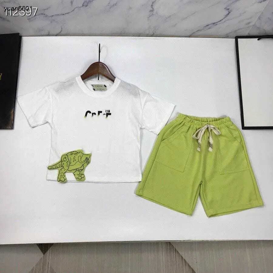 Beliebte Baby Tracksuits Dinosaurier Muster Print Sommer kurzärmeliger Anzug Kinder Designer Kleidung Größe 90-150 cm Jungen T-Shirts und Shorts 24April