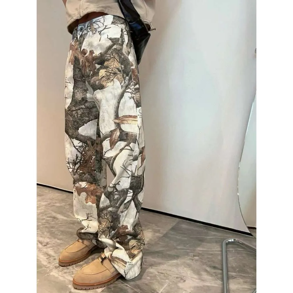 디자이너 2024 Spring/Summer New Niche Design hrawn Graffiti Print 청바지, 여자 직선 다리가 높은 허리가 많은 세련된 긴 바지 트렌드