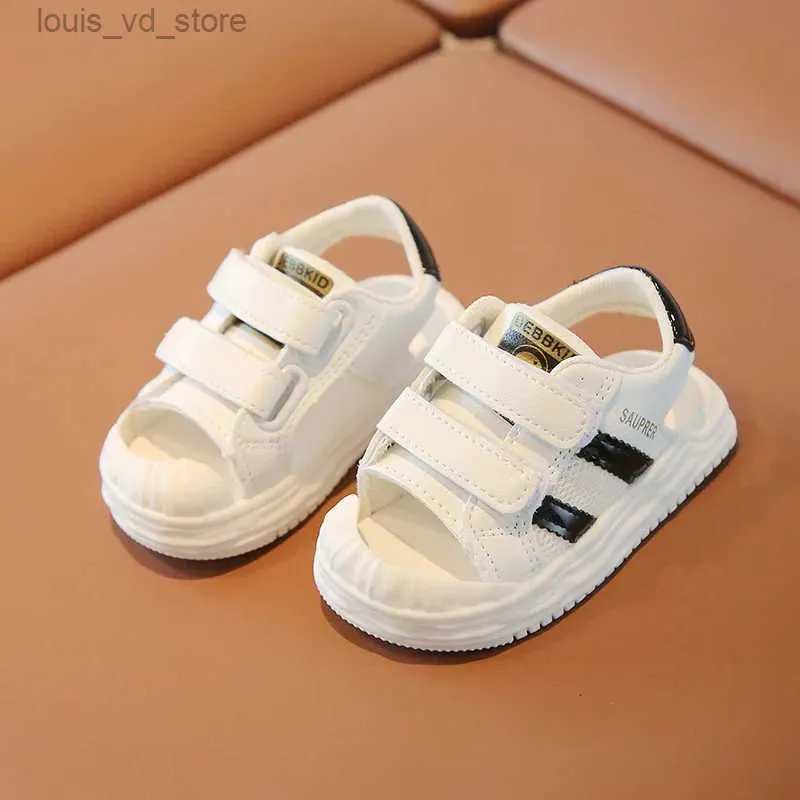 Sandalias 2023 Nuevas sandalias para niños de verano para niños Mesh zapatos de niñas transpirables Sandalias de playa sin deslizamiento de zapatillas Fashion Sneakers T240415