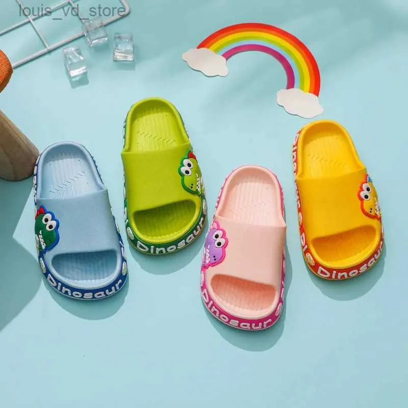 Slipper Enfants Slippers Kids Summer Cartoon Beach Shoes garçons filles bébé SOLE SOLE SOLE NON SLIP T240415