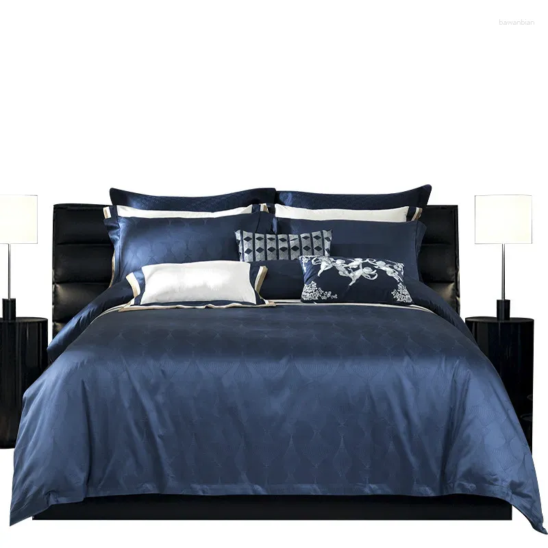 Bedding Sets High-Grade Silk Embroidery Cotton Four-Piece Set Solid Color Jacquard Kit Comforter