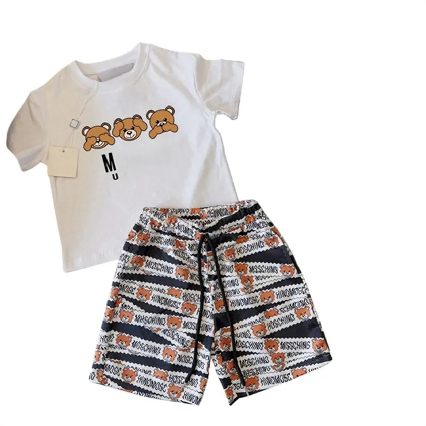 Verão garoto menino garoto camisetas shorts clássicos desenho animado de urso curto de mangas curtas Pontas casuais de roupas grátis conjuntos de roupas de tamanho 100cm-150cm a07