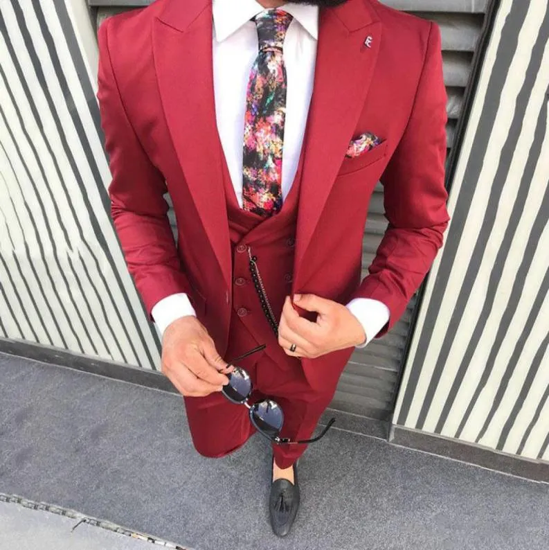 Nouvelle mode Red Prom Suite de mariage Smooth Tuxedos Slim Fit Peak Tapel 3 pièces Men Suits JacketPantsVest High Qualit 4021315 sur mesure