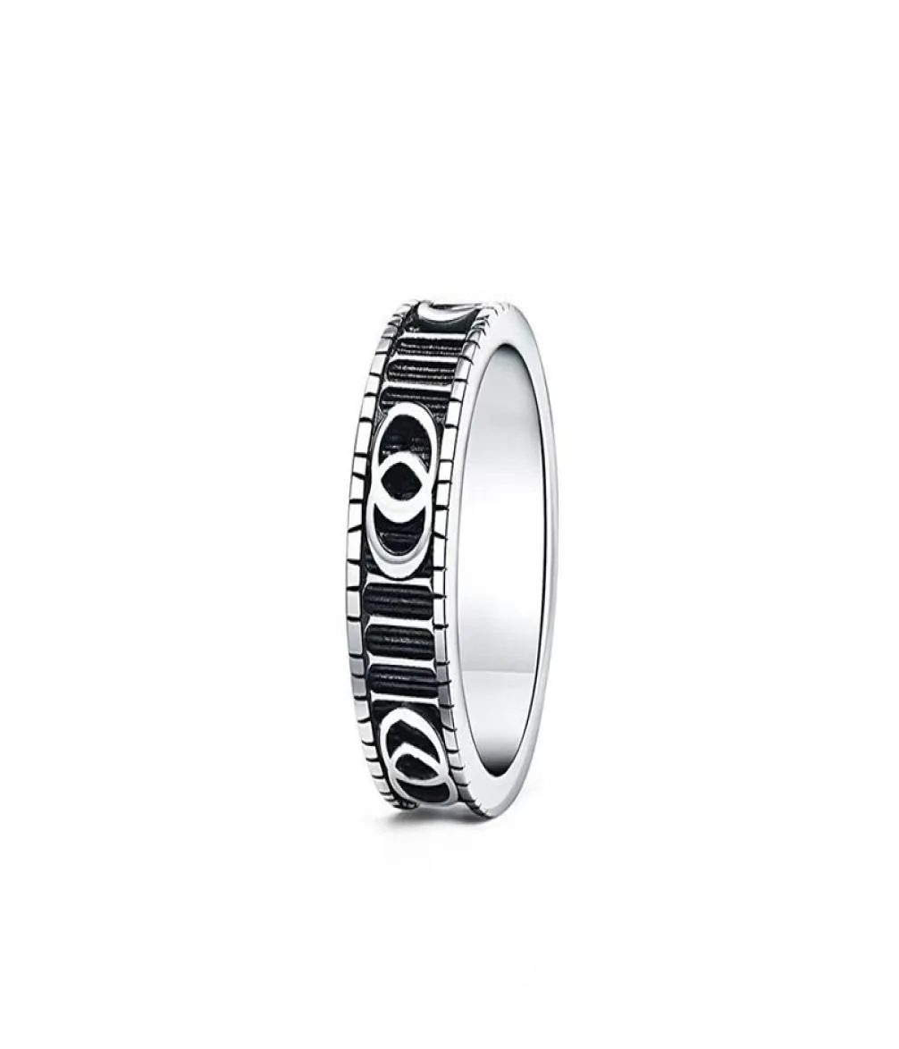 Fashion Band Ring 925 Silverringar för kvinnor Bröllopsringar Män Designer Trendiga smyckesbredd 4mm 6mm2049933