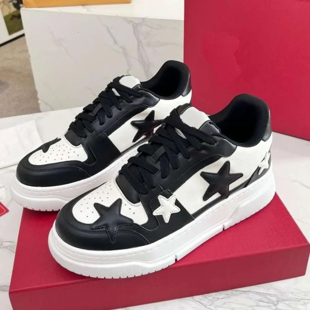 Sneaker dicker Trainer Valenstino Super neuer Low -Designer -Schuhe Sohle Männer Frauen Mode vielseitiger echtes Lederstar Casual Casual