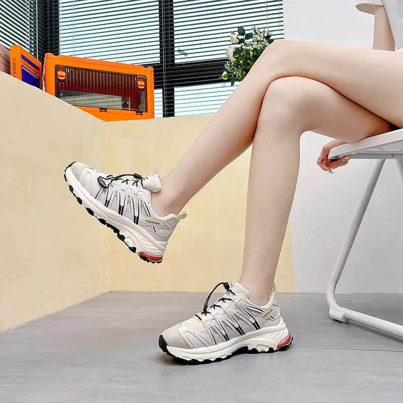 2024 Designer Mesh Woven Lace-Up Paltform Shoes Style 90-talets extraordinära präglade läder trottoarkant Sneakers Mens kvinnor i Nappa kalvskinn gummi platta-form-ensam logotyp