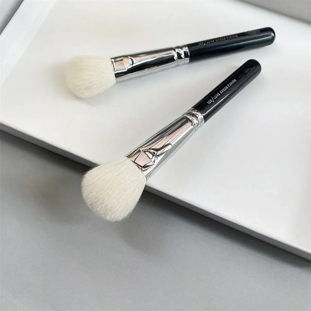 Kit 126 Luxe Cheek Finish Makeup Borsta den bästa kindens rodnad Contour Bronzer Powder Beauty Cosmetics Tools Tools