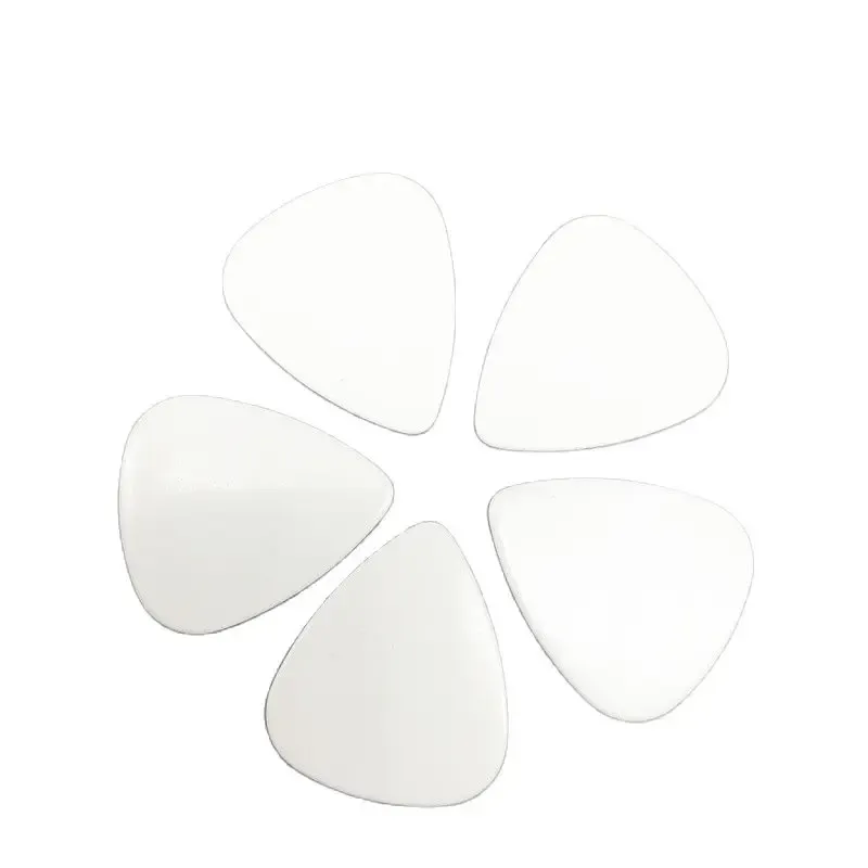 Gitarre populäre feste weiße weiße Celluloid -Gitarren -Picks Blankendruck E -Gitarrenplectrum 100pcs/Los