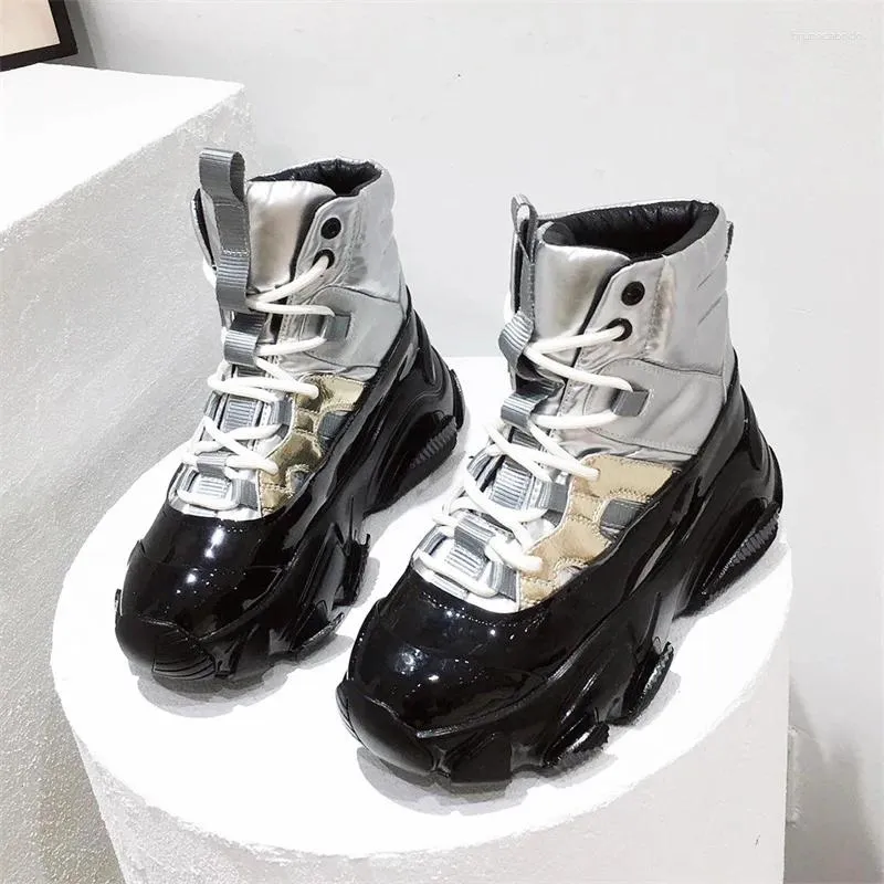 Casual schoenen Warm pluche Snow Snow Boots Platform Dames sneakers Spring Track Trainers Sport Vulcanisatie Fashion Female Footwear