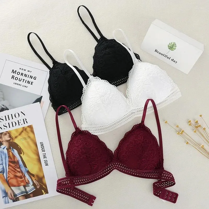 Bras 2024 Sezione di biancheria intima sottile femmina reggiseno RAGGLIAMENTO RAGAZIO SOLODODODINE TOB TOP TOTTO NERO/REDWHITE 3 Colori