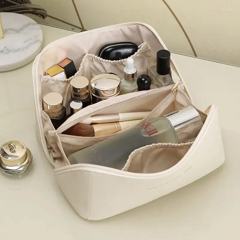 Сумки для хранения PU Подушка для макияжа для макияжа большая емкость удобна для очистки перемещения 1 кусок