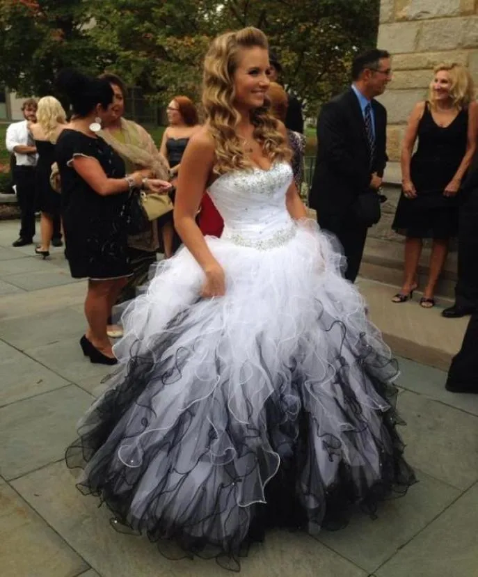 Sequins de quinceanera blanc et noir chérie robe de bal sans manches couchée