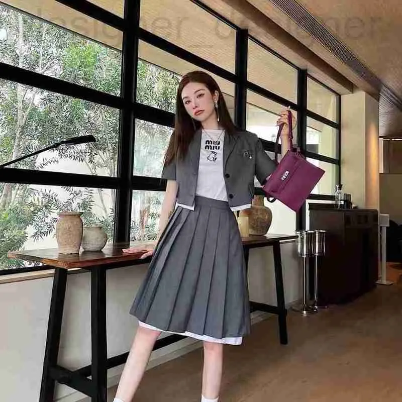 Two Piece Dress designer brand Spring and summer new high-end explosive street small suit jacket+high waisted pleated skirt set, college style two-piece set V1DW