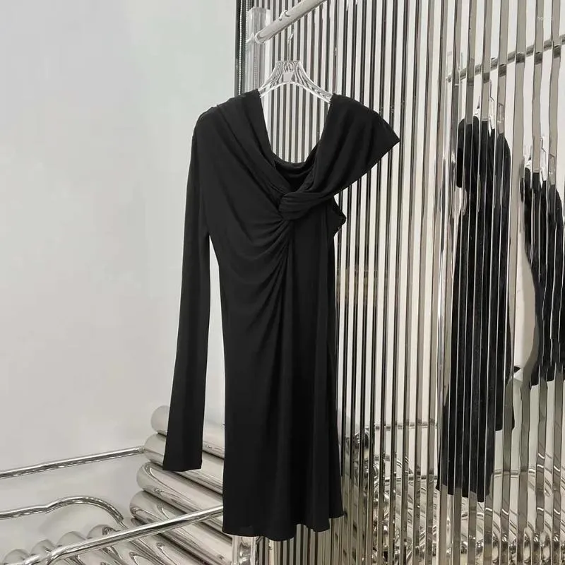 Lässige Kleider Frauen Asymmetrische Langarm Mini Kleid verdrehte Dekoration sexy Peplum Mode Herbst und Winter Y2K 2024