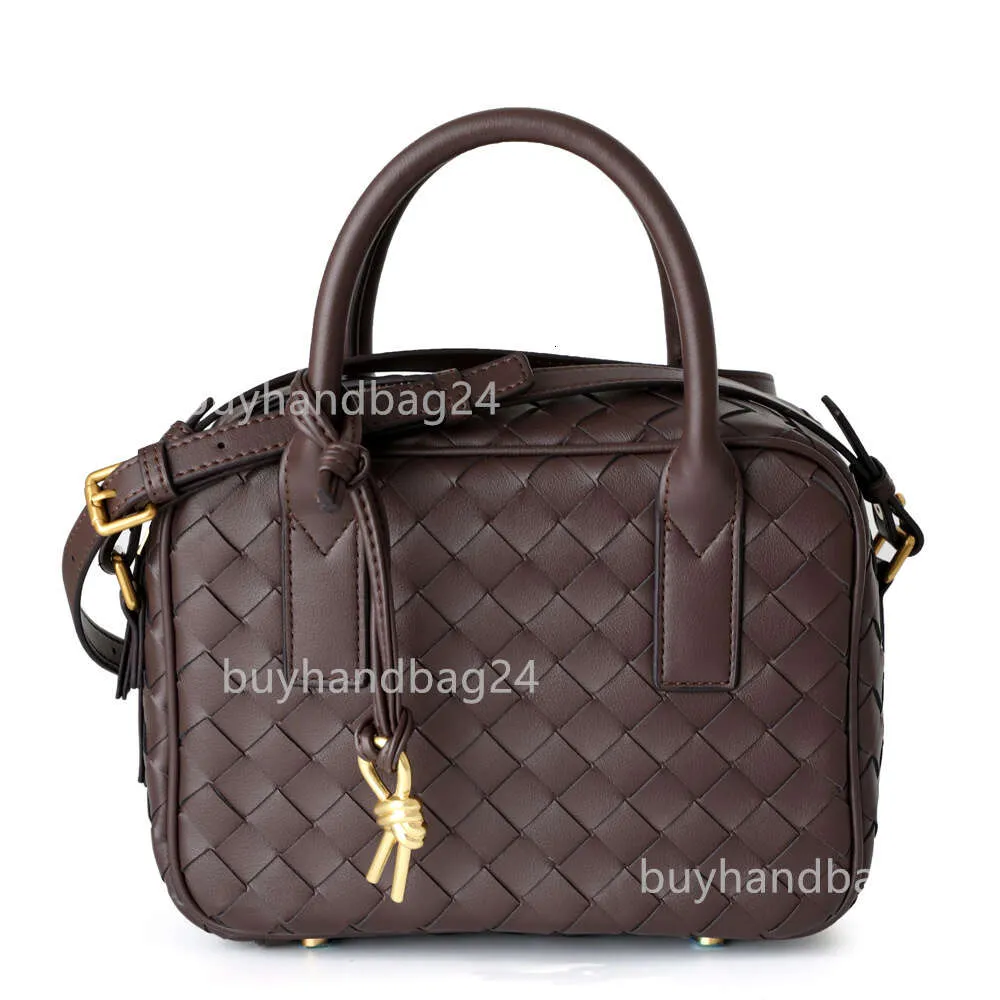 Box Women Crossbody 2024 Bolso de diseño tejido a mano Bottgas hecho a mano Sopotas Venetas Square Purse Bolsas de cuero NUEVO UNA VERSATIL Mujeres pequeñas Tme2