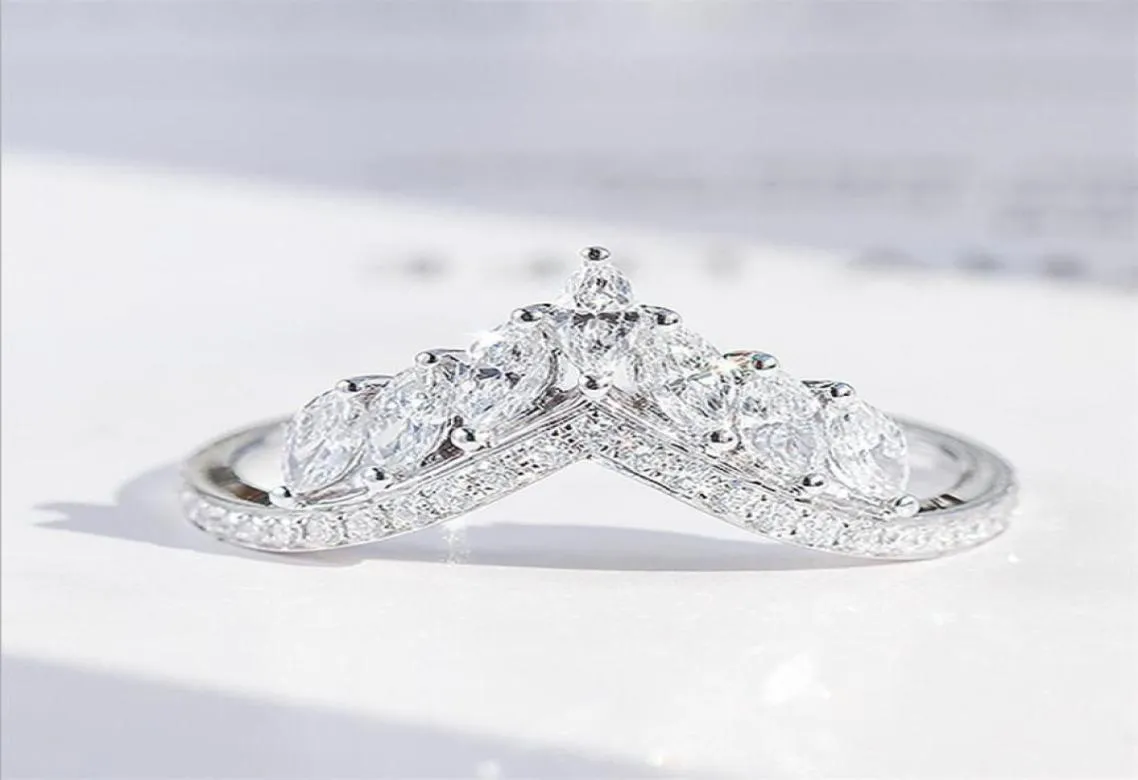Rozmiar 610 Luksusowa biżuteria Prawdziwa 925 Srebrny Pierścień Crown Pełny markizowy kawałek biały topaz cz diamond moissanite kobiety ślub Ban5900927