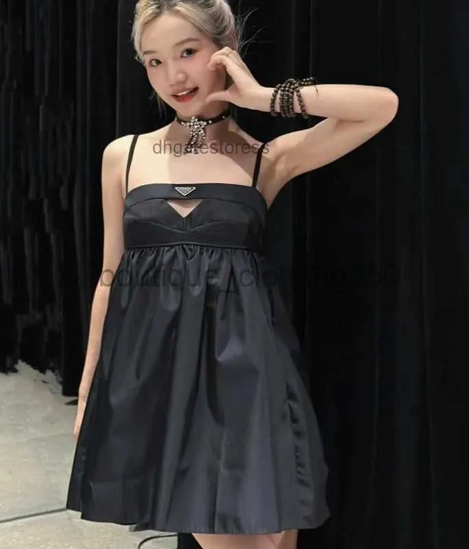 Najwyższej jakości podstawowe sukienki swobodne kobiety seksowne sukienki lady slip sukienki letnia projektant długa spódnica z odwróconą klatką trójkątną sukienką imprezową swobodne spódnice czarne