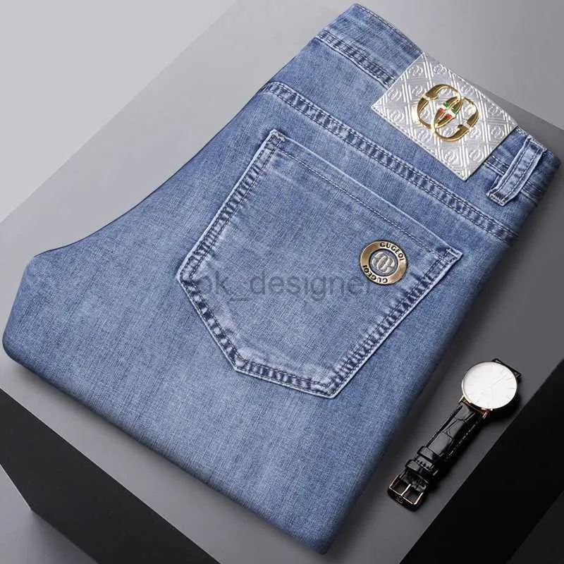 Designer di jeans maschile europeo jeans di fascia alta elastica elastica slim fit piccoli piedi dritti di moda lavati i pantaloni di jeans da uomo