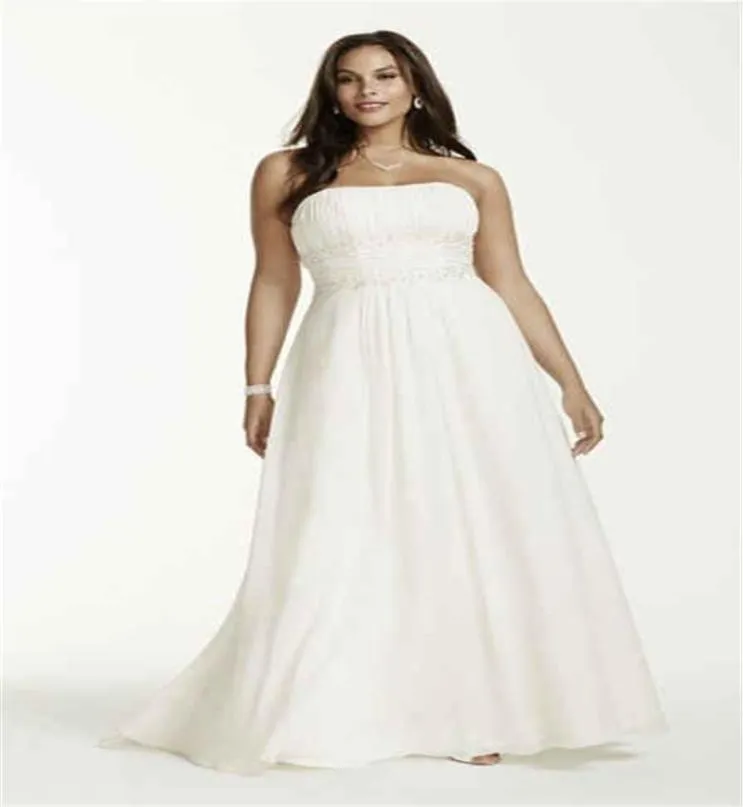 Plus Size Beach Wedding Dresses 2019 New Custom Made Court Train ärmlösa stropplösa veck Empire Midje elegant Chiffon Bridal G1520137