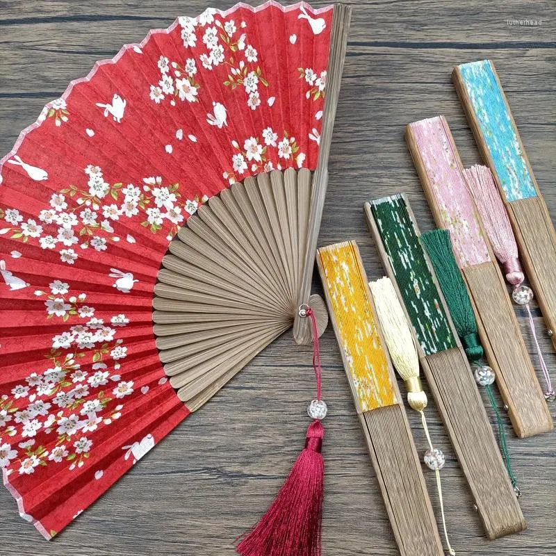 Dekorative Figuren Ladies Cheongsam Folding Fan Haushaltsprodukte Personalisierte Hochzeitsgeschenkhand -Tanzdekoration tragbar