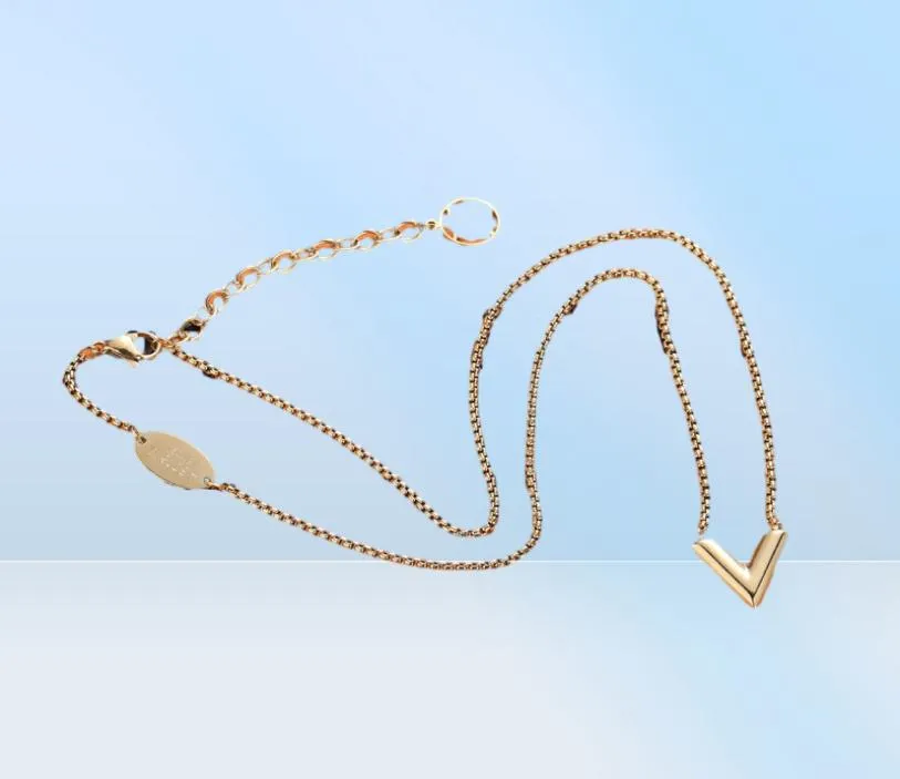 Klassischer Designer -Anhänger Charm Armbänder Gold Love V Halskette Mode Schmuck Armband Schlepper Brief Einfacher Herz Luxus Anhänger3567245