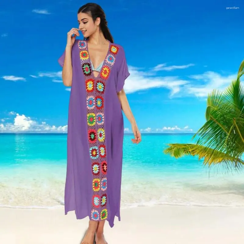 Jupe de plage élégante décor de fleur de crochet pour femmes en V Velle de maillot de bain Robe avec design latéral pour la plage de la piscine au bord de la piscine