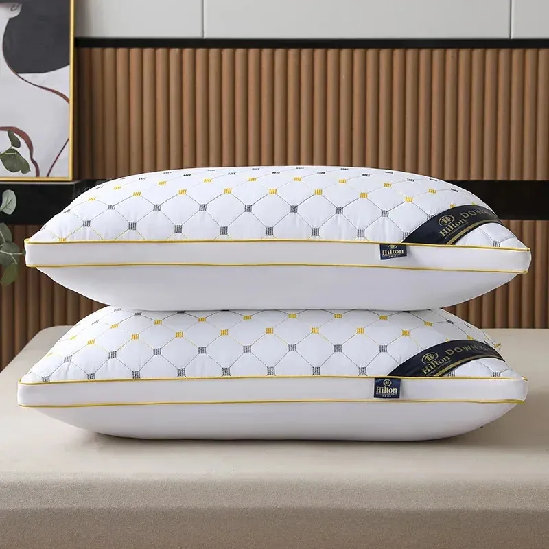 Hilton El Pillow Core Soft en Comfortable Sleep Adult Home Cervical Quilt Cover White Size 4874cm 240415