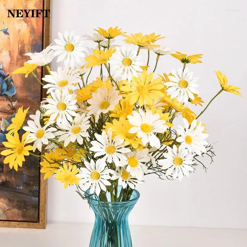 Fleurs décoratives 5pcs Bouquet de fleurs blanches artificielles Bouquet DIY VASE GARDIN LIVRE DÉCORATION DÉCORI