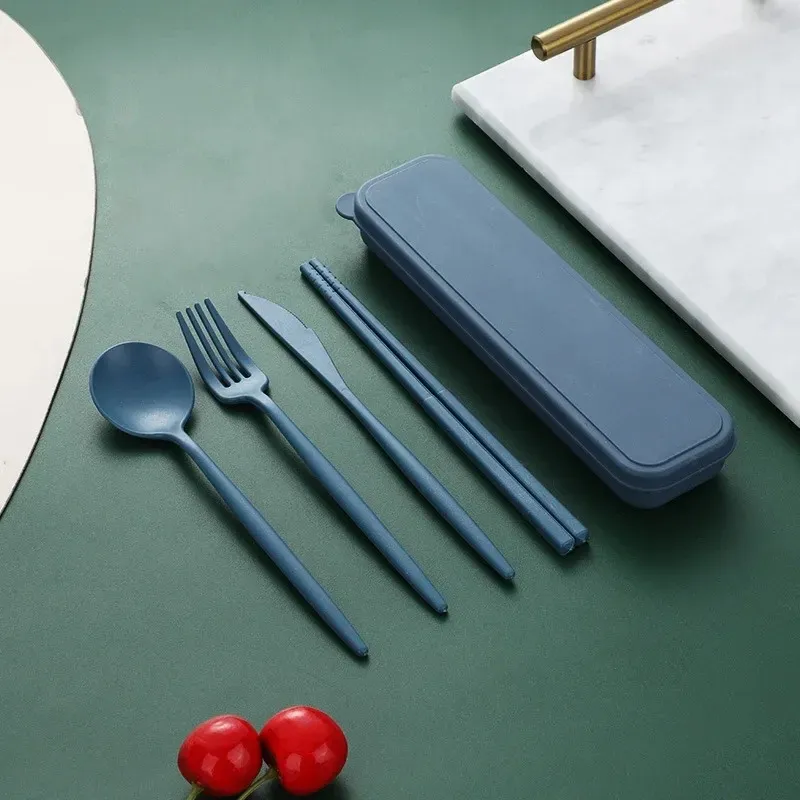 Tabellengeschirr Spoon Fork -Stäbchen -Messer -Besteck mit Kasten für Kinder für Erwachsene Reisen tragbares Weizenstrohgeschirr?