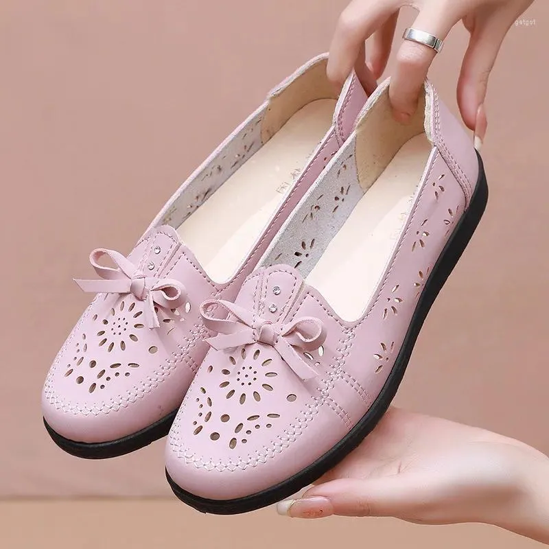 Casual Shoes Soft Ballet Lightweight Women Flat Bottom Ladies Loafers Slip On Hollow Zapatos Para Mujeres