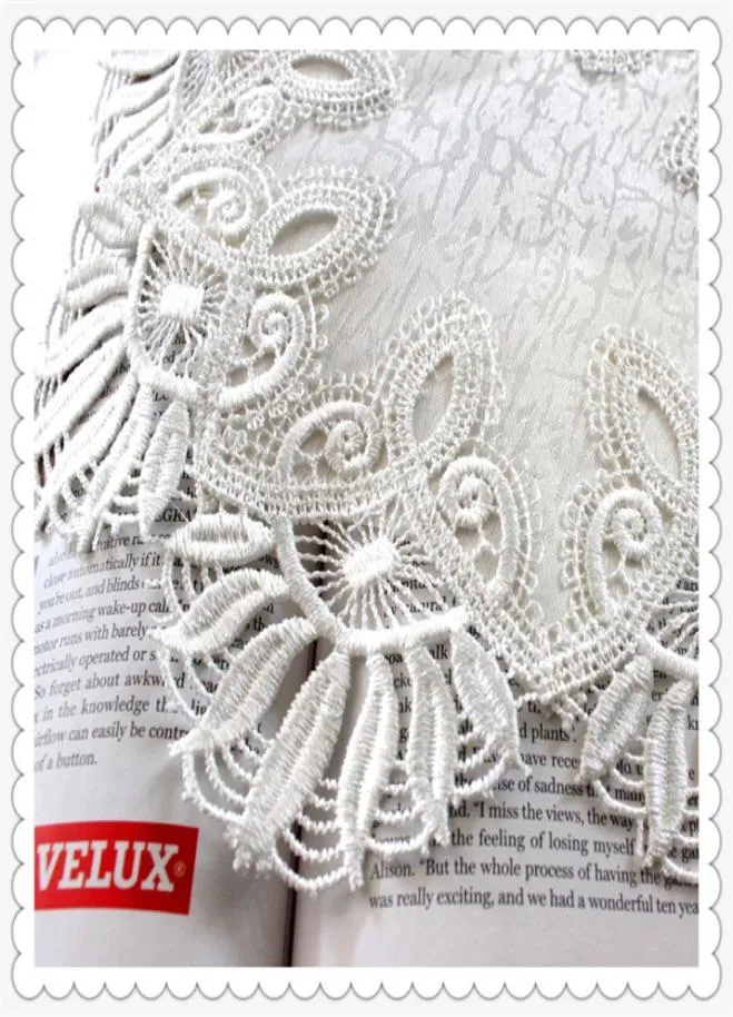 Decoração de casamento de 2016 de moda de 2016 doízes de renda branca como tapete de mesa com bordado borda de flor de 28 cm de redonda 12 p8330967