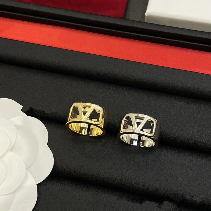 Klassieke stijl bandringen ring titanium staal dames letters v -letters v gouden zilveren ontwerper luxe cadeau bruiloft sieraden niet vervagen