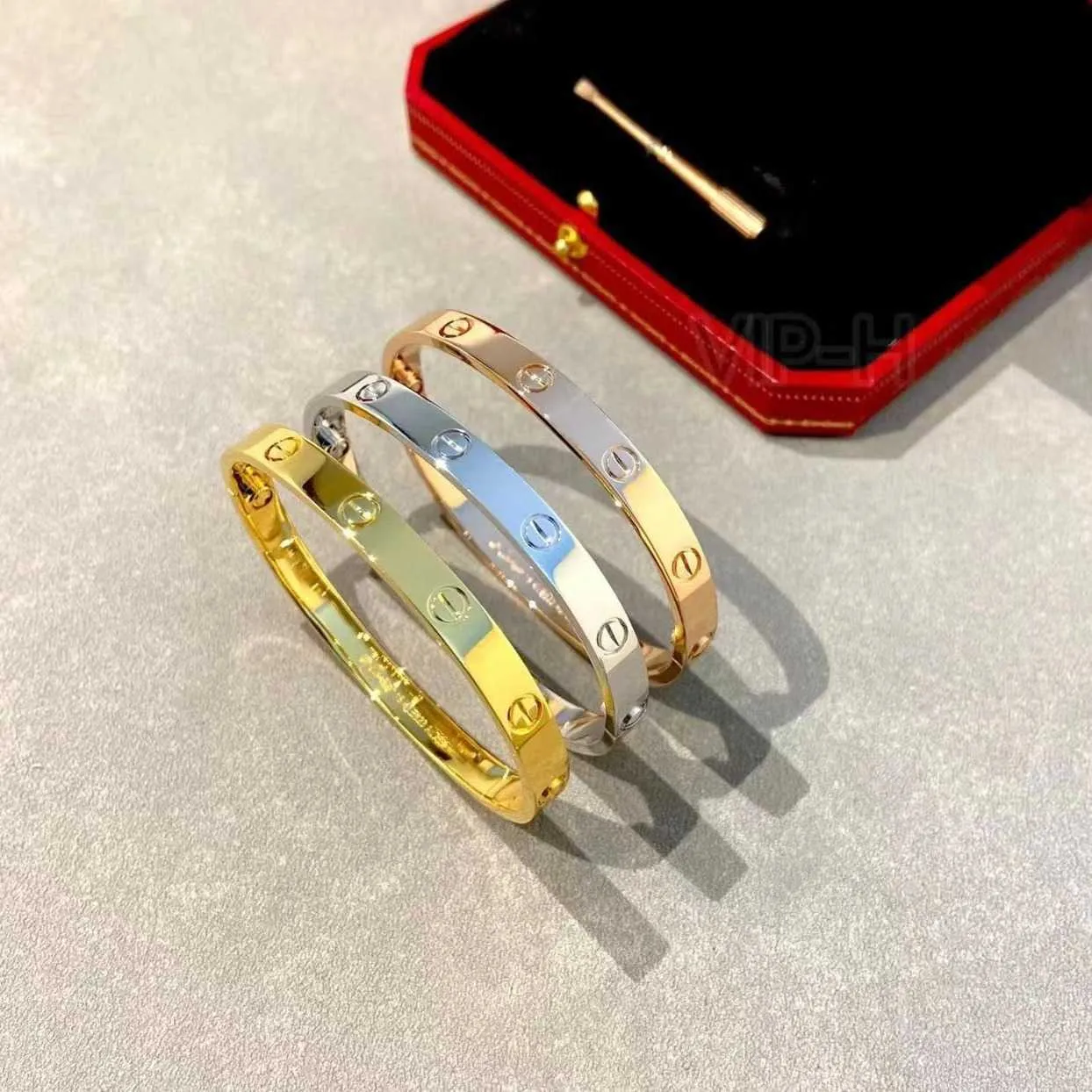 Luksusowe projektant bransoletki Sklep internetowy Kajia Bransoletka High Edition v Gold Planed 18 -Gree Galwaniowane różowe złoto dla mężczyzn i kobiet Wysokiej jakości Feel Diamond Four Four