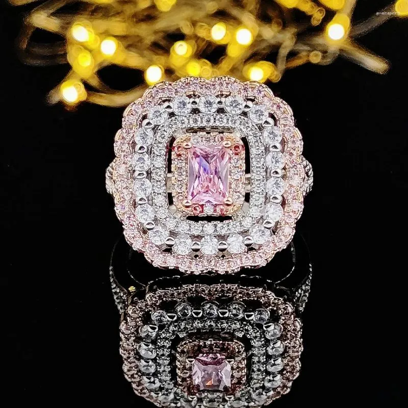 Anneaux de mariage Silver Color Designer Pink Multi Princess Cut Zircon Engagement Anneau de fiançailles pour les femmes Femme Finger Lady Party R4993