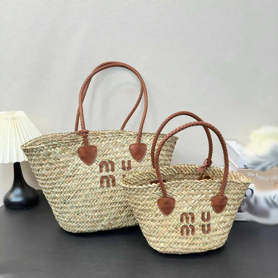 Große Kapazität Beach Bag Mimu Sektor gewebte Tasche Hochwertige Strohbeutel Sommer Mode vielseitiger Gemüsekorb -Bag Designer Handtasche für Frauen
