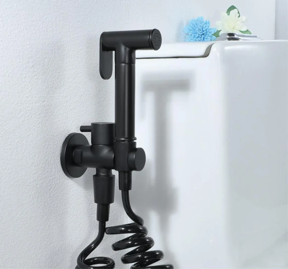 Black Bidet Robinets Tobelet Spray Robinet Shower Sprayer WC 15m Téléphone Télescopic Mur Mur en laiton Backet Taps1792043