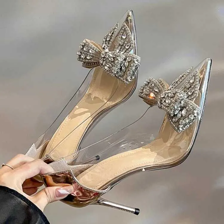 Sandaler Sexig transparent diamant Bow Toe Pump Wedding High Heels Spring/Summer Shoes J240416