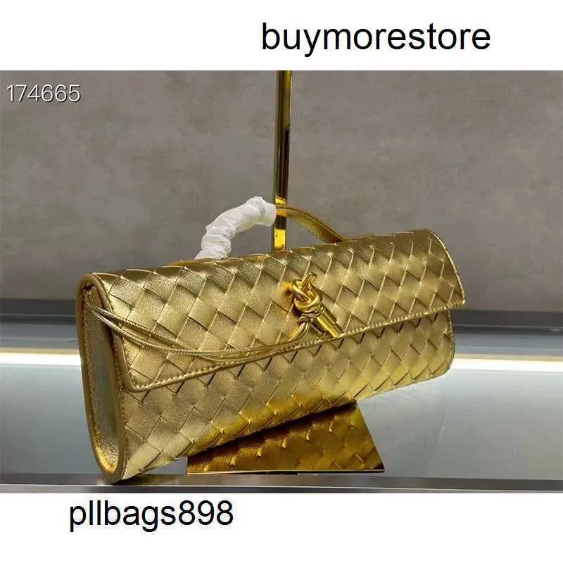 ★TOUT Y EST★ SCARLET sheepskin clutch 2 color CW015 DHgate.com:7A Woven Sheepskin Leather Clutch Bag Womens