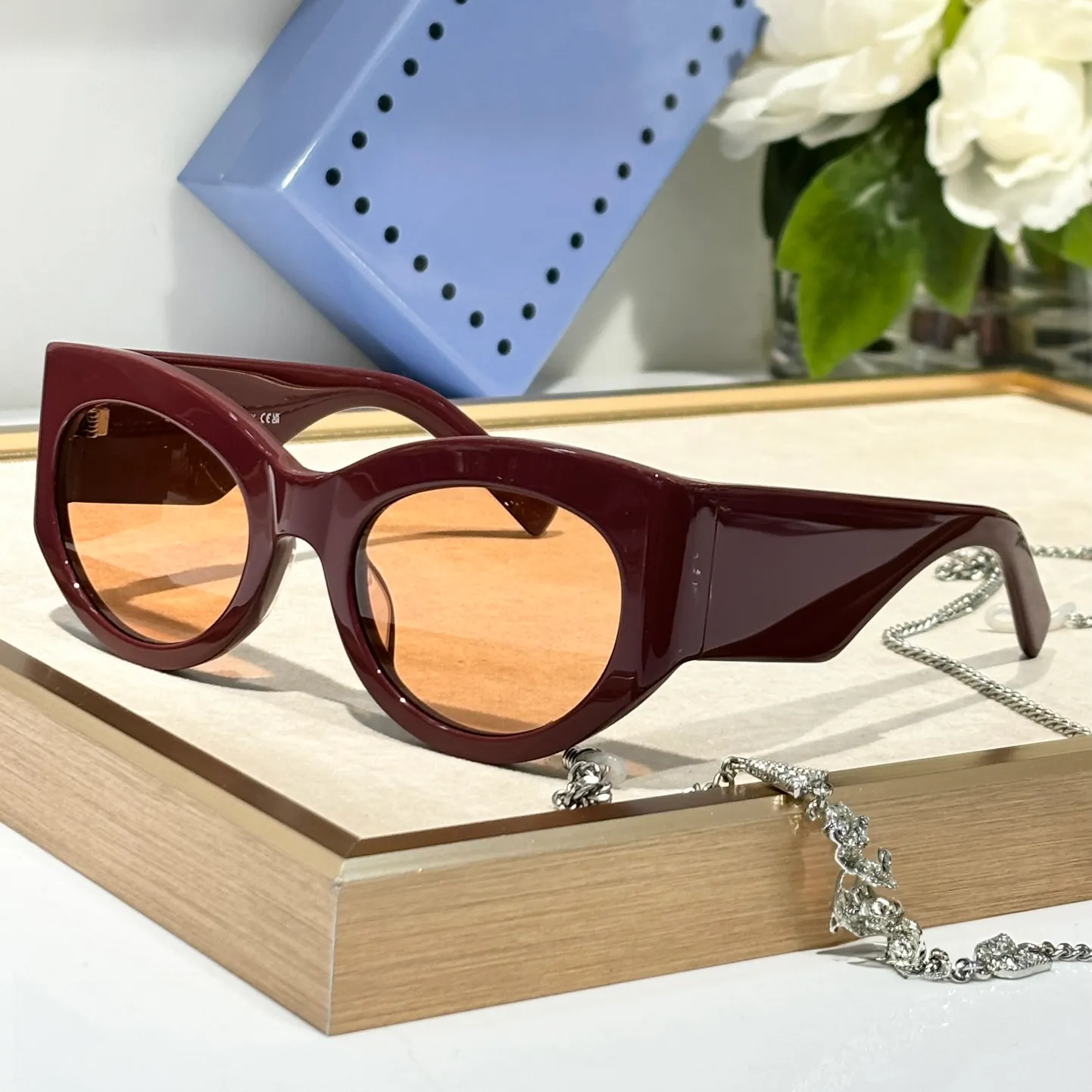 Populariteit zonnebril voor mannen vrouwen 1544 Designer mode zomer avant-garde bril-stijl anti-ultraviolet CR39 ovale acetaat full frame glazen willekeurige doos