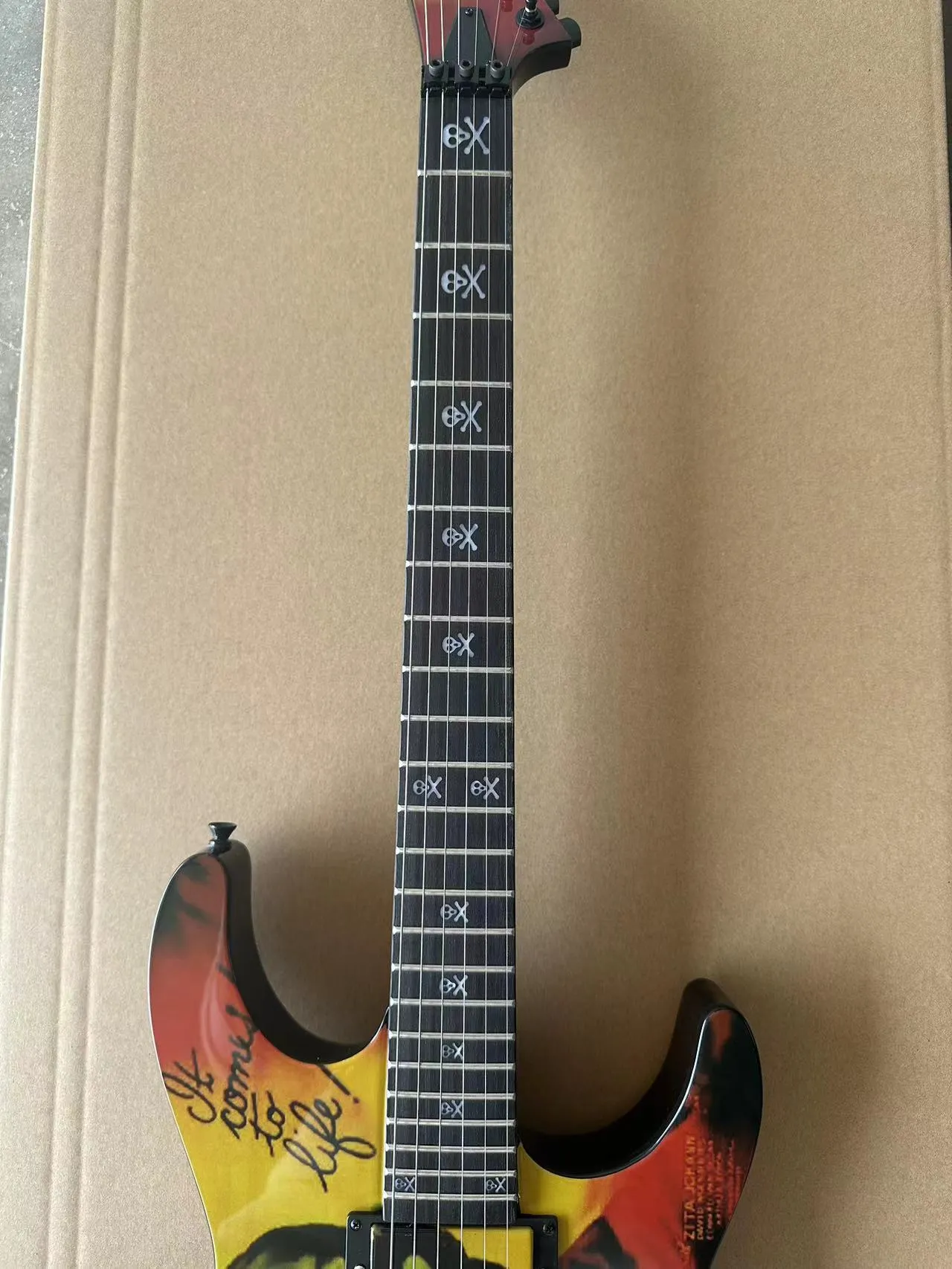 Guitarra elétrica personalizada de fábricas de ponta, braço de madeira de rosa, coleta ativa, envio rápido, frete grátis