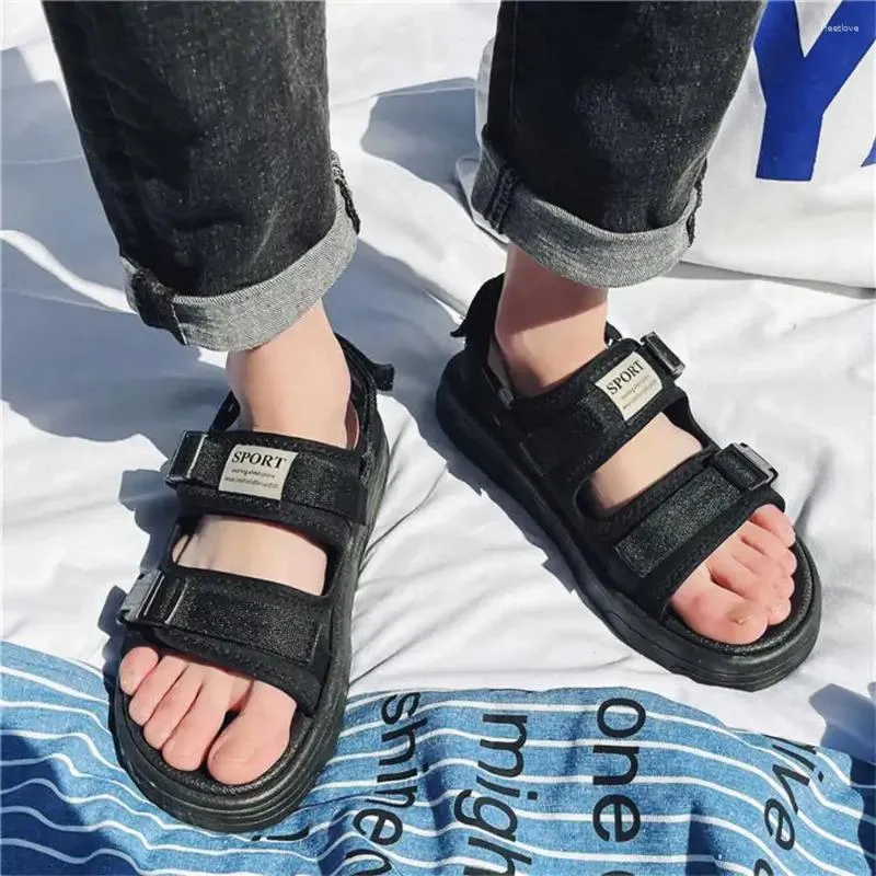 Sandały Rozmiar 38 okrągły Mężczyzne Projektowanie Letni Kapcie buty Man Ergonomic Zapato Sneakers Sport Tene Deals Funny Advanced