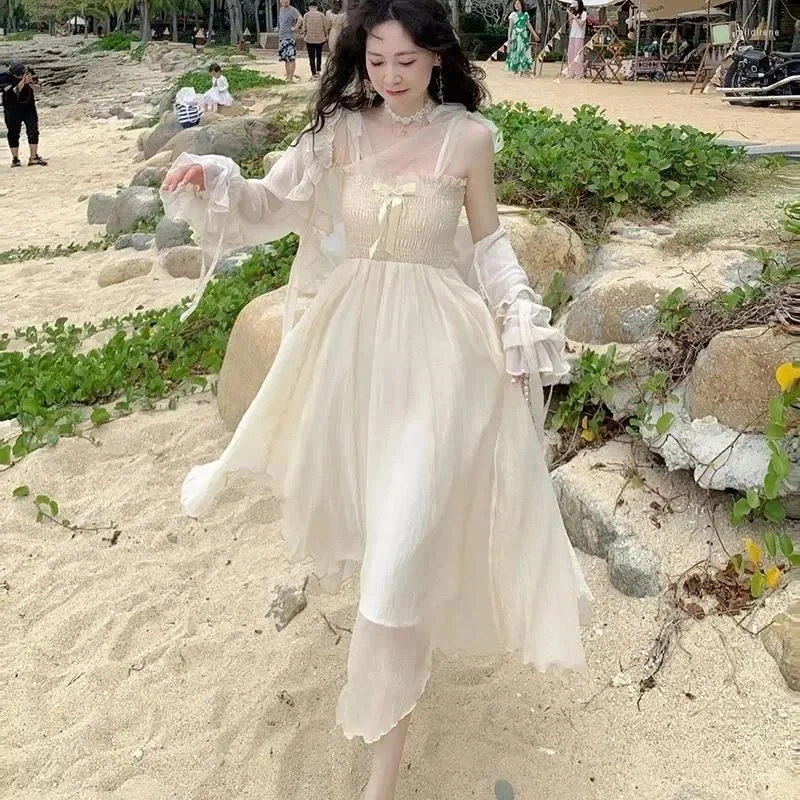 Party Dresses 2024 Summer Bow Tie Princess Dress French Super Fairy Wood Ear Midjel Long Sling First Love Gentle White Moonlight