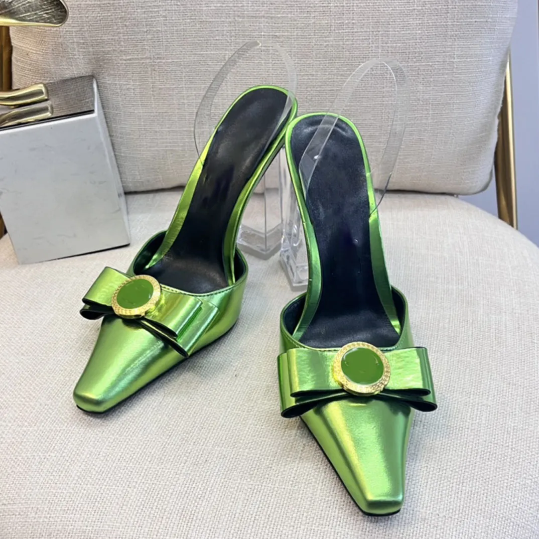Designer sandaler kvinnors höga klackar medusa båge klack 10 cm sandaler lyxiga läderskor fyrkantiga tå båge ihåliga sandaler