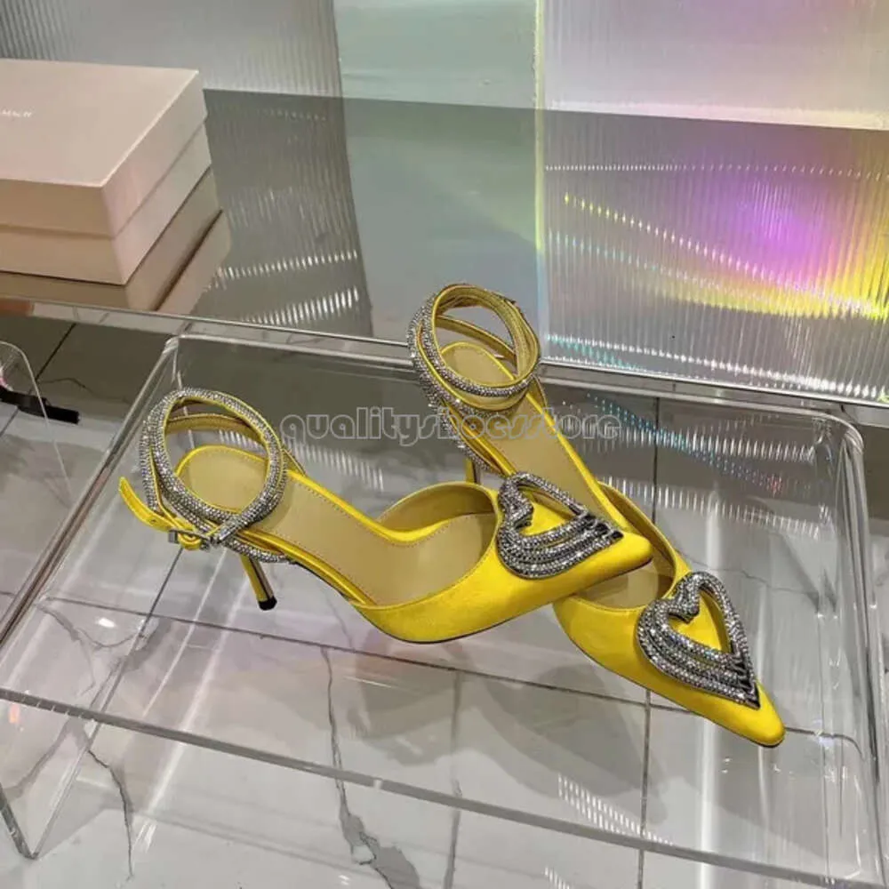Machmach Sandal Triple Heart Platform bombeia cetim de cetim Sapatos de calcanhar de calcanhar de cetim, designers de luxo embelezados de cristal, sapatos de casamento strap 625