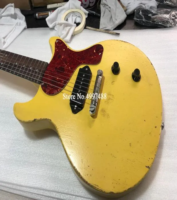 1959 Junior DC TV Sarı Krem Kalıntısı Elektro Gitar Siyah P90 Köpek Kulak Singlecoil Pickup Kırmızı Kaplumbağa Kabuğu Pickguard Wrap civarında 4924536