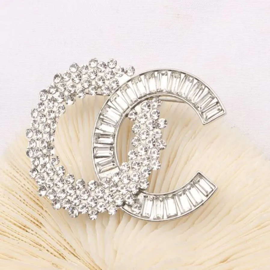 Women Brand Designer Double Letter Brooches Simple Rhinestone Diamond Crystal Circle Metal Brooch Suit Laple Pin Fashion Women Jew285p