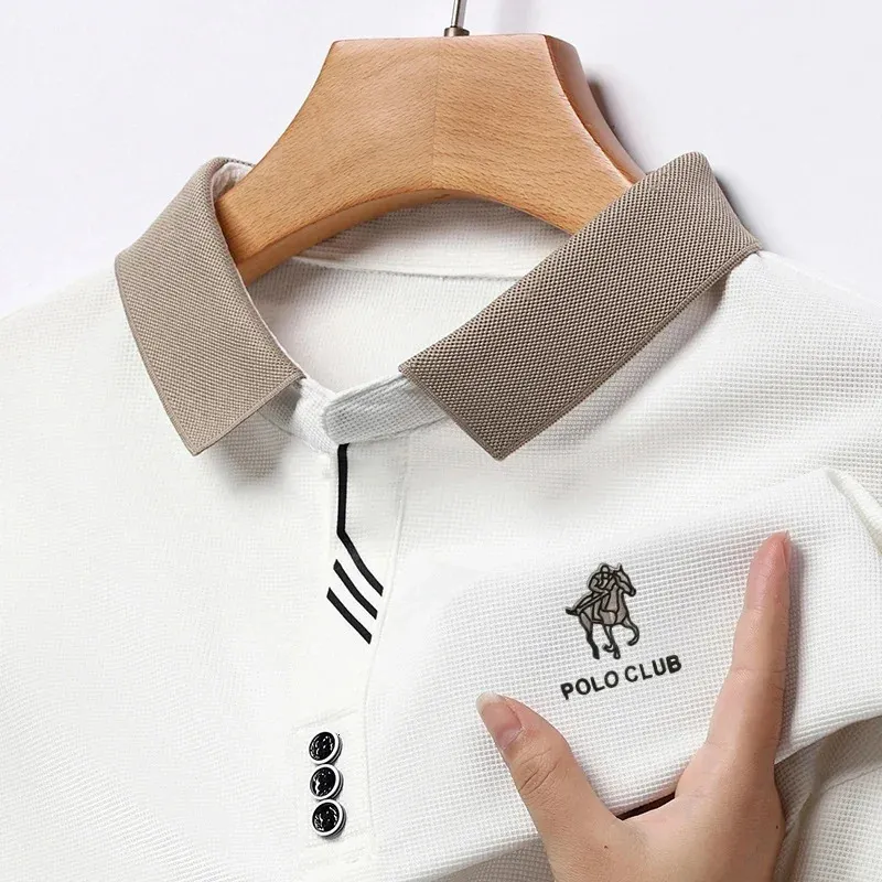 Letnie męskie i młodzieżowe nożyczki szyi z jedwabiu oddychającą modną mody T-shirt z krótkim rękawem Polo 240401