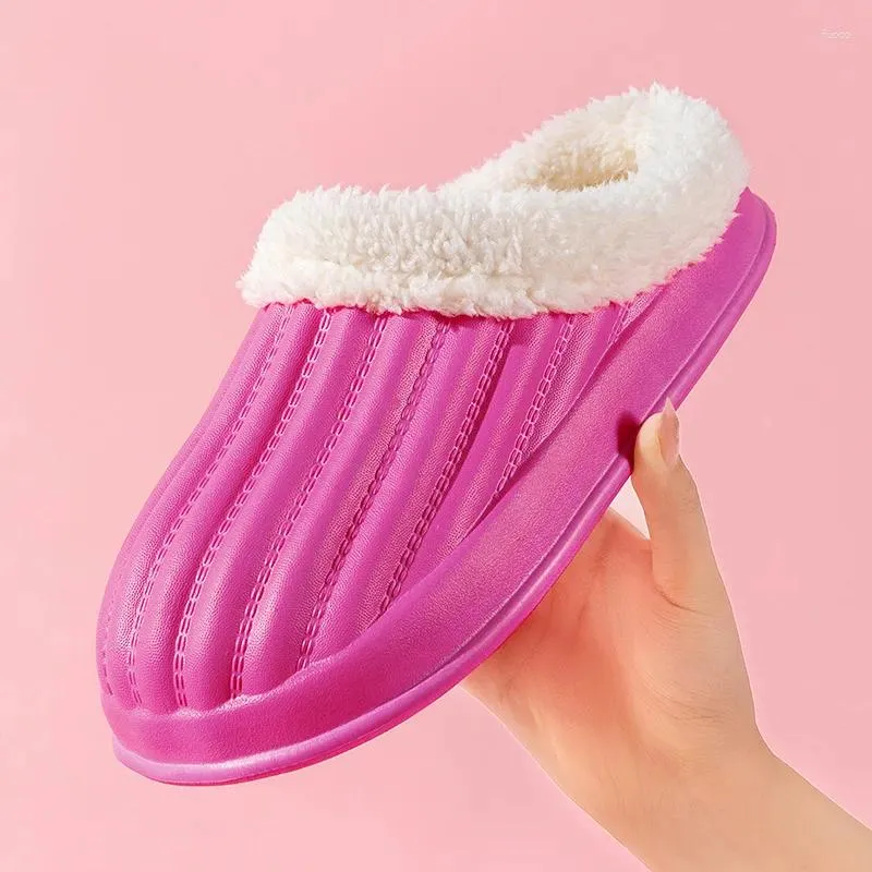 Pantoufles épaissies de couple coton pour la chaleur de la maison d'hiver pour femmes et chaussures un léger confortable